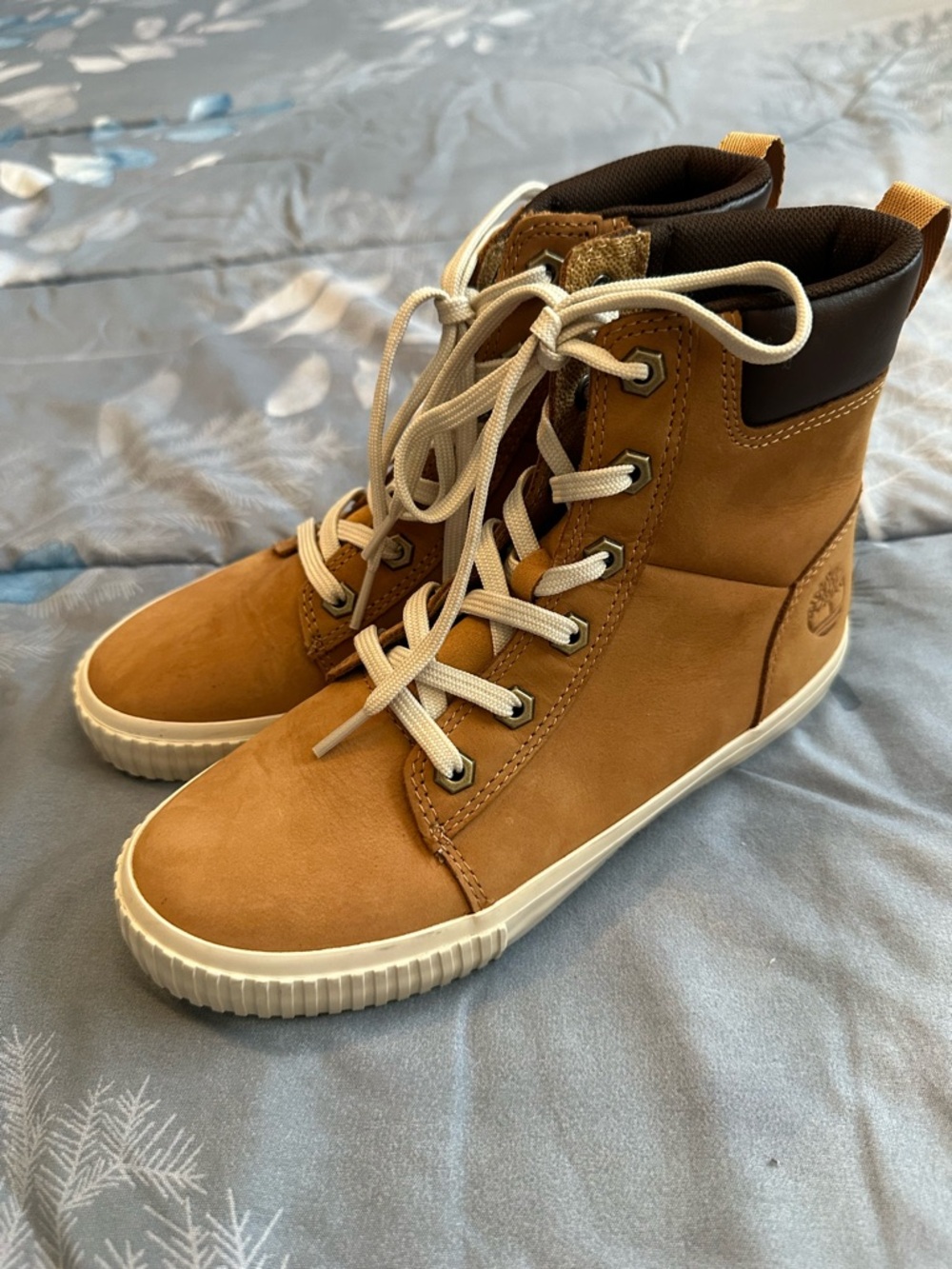 EUC Womens Timberland Skyla Bay Tan Nubuck High-Top Sneakers w/White Sole Sz 5.5 - Picture 5 of 8